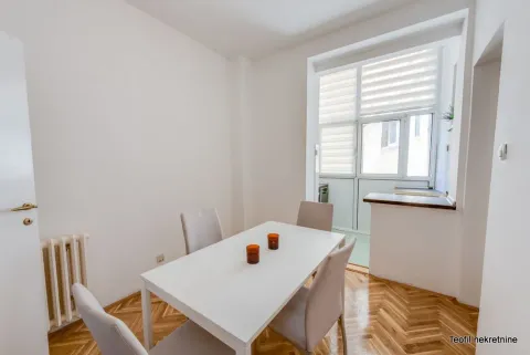 Sale, two bedroom apartment, 65m², Kalenić Pijaca, Vračar Sve Podlokacije - image 10