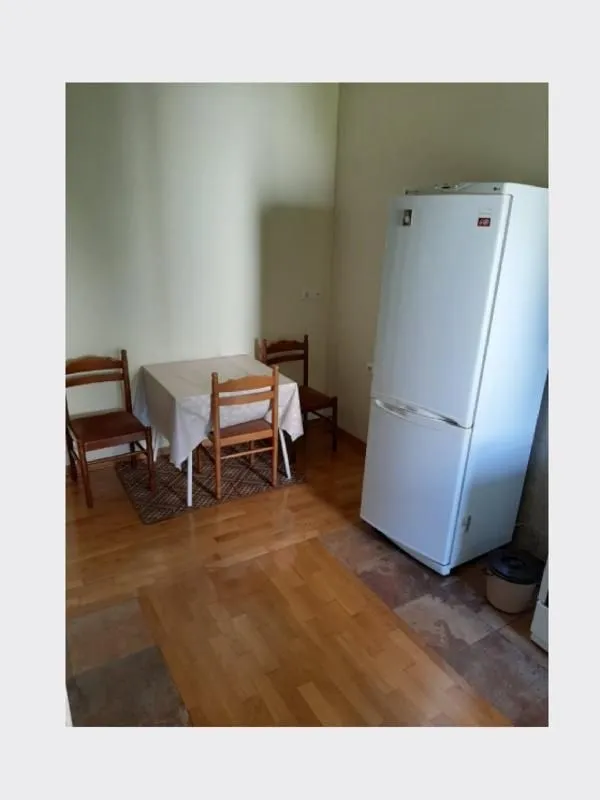 Izdavanje, četvorosoban stan, 125m², Savski Venac, Beograd