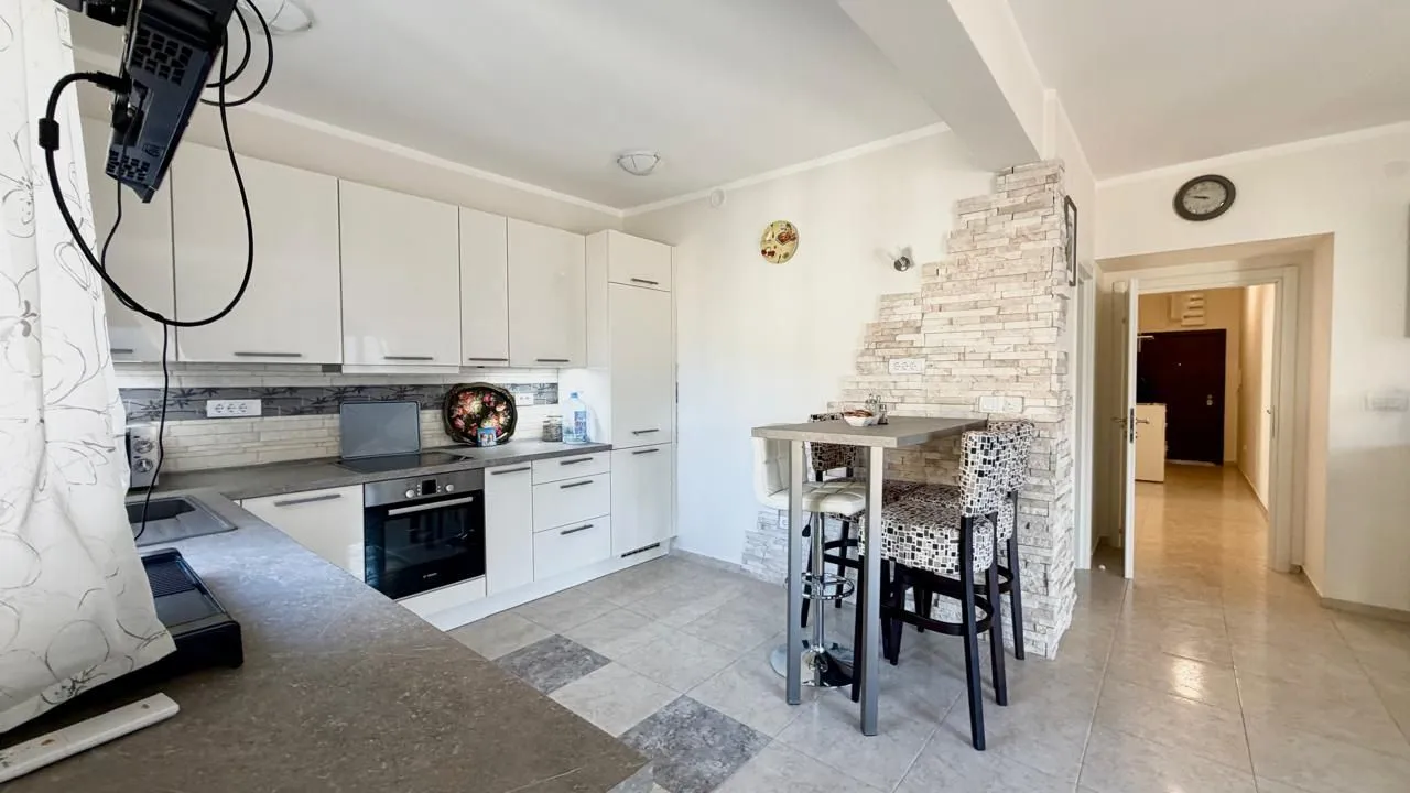 Sale, two bedroom apartment, 90m², Dobrota, Kotor