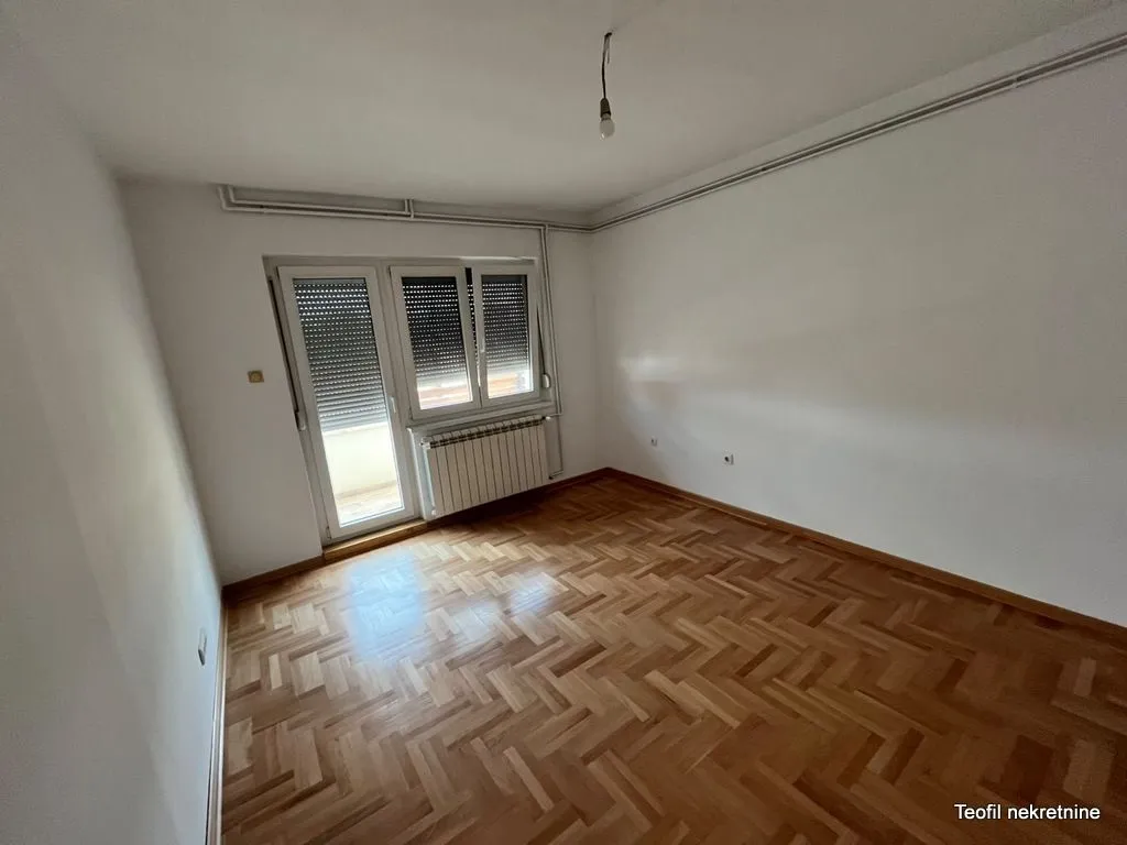 Izdavanje, kuća, 80m², Miljakovac, Rakovica