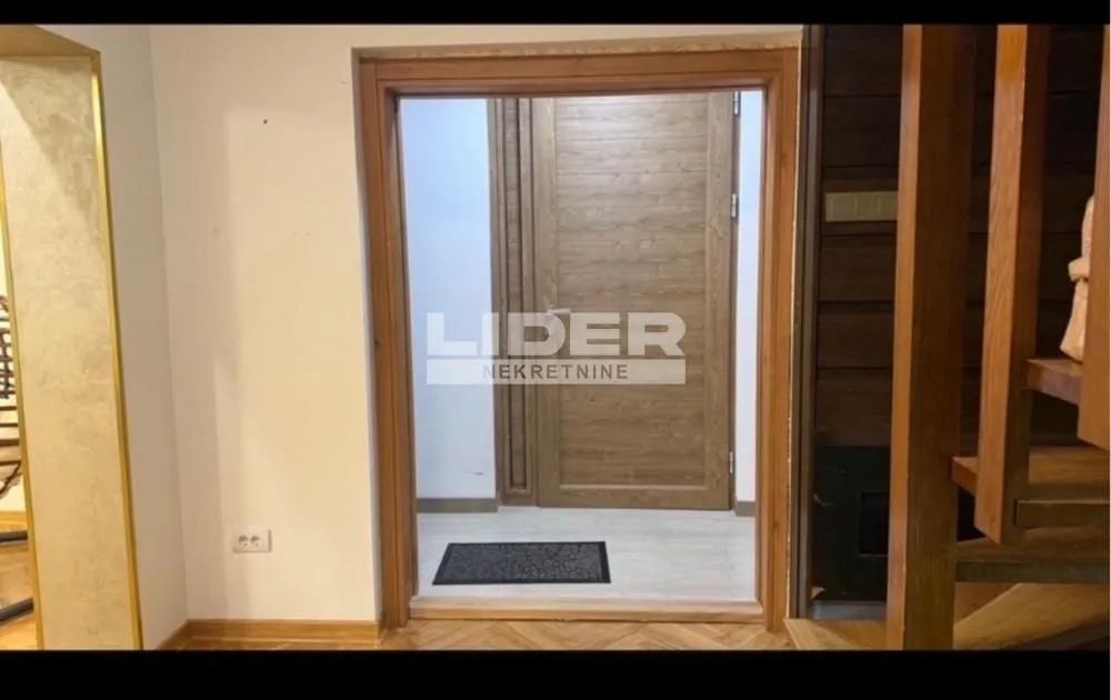 Izdavanje, kuća, 150m², Savski Venac, Beograd