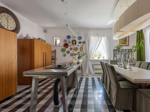 Rent, house, 587m², Dobrota, Kotor - image 6