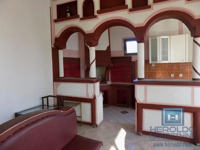 Rent, office space, 1300m², Supska, Ćuprija