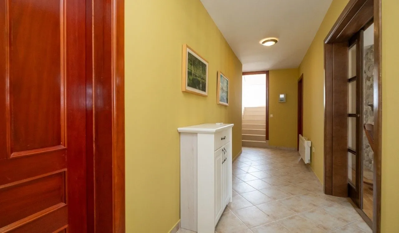 Prodaja, kuća, 200m², Tološi, Podgorica