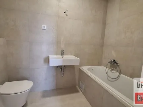 Prodaja, trosoban stan, 72m², Alibegovac, Petrovaradin - image 9