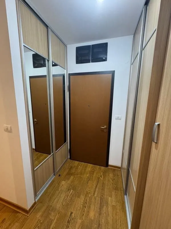 Izdavanje, dvosoban stan, 72m², City Kvart, Podgorica