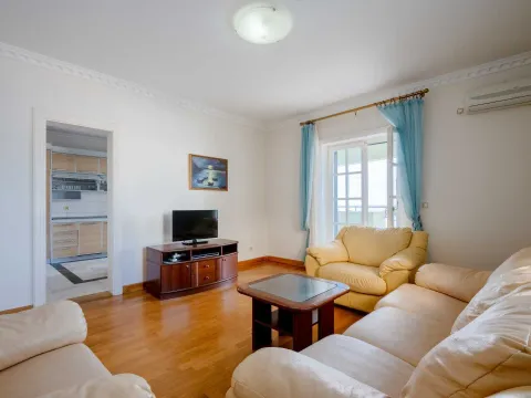 Sale, three bedroom apartment, 87m², Sveti Stefan, Budva - image 3