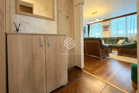 Izdavanje, dvosoban stan, 74m², Preko Morače, Podgorica - image 13