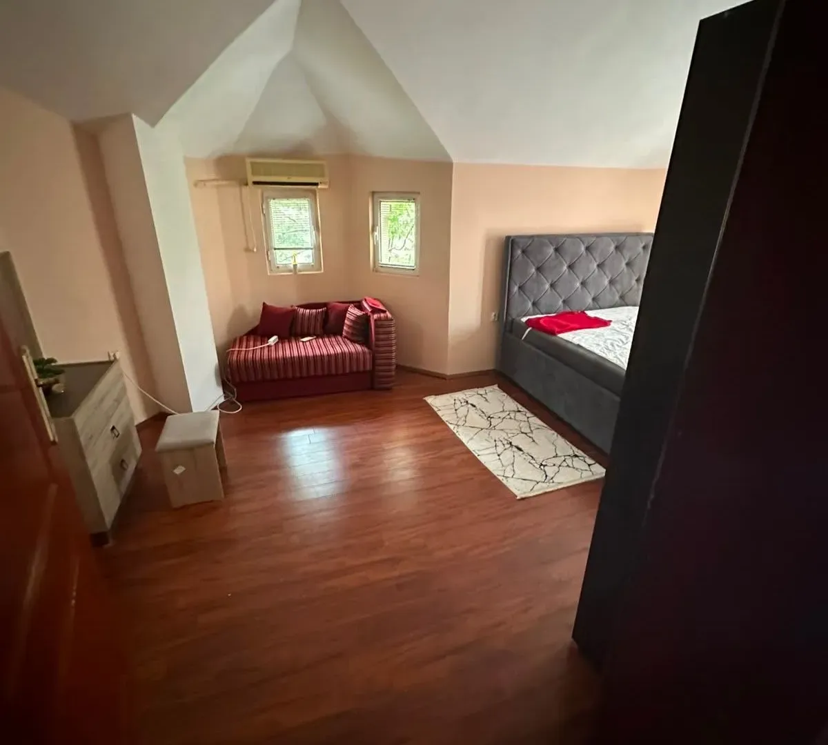 Rent, house, 200m², Donja Gorica, Podgorica