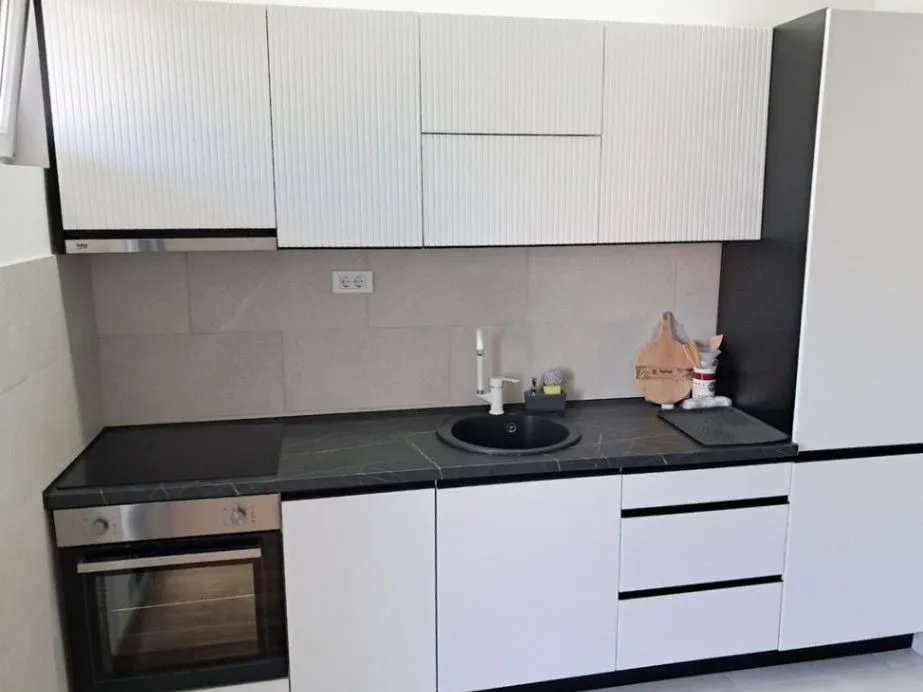 Izdavanje, jednosoban stan, 68m², Centar, Podgorica