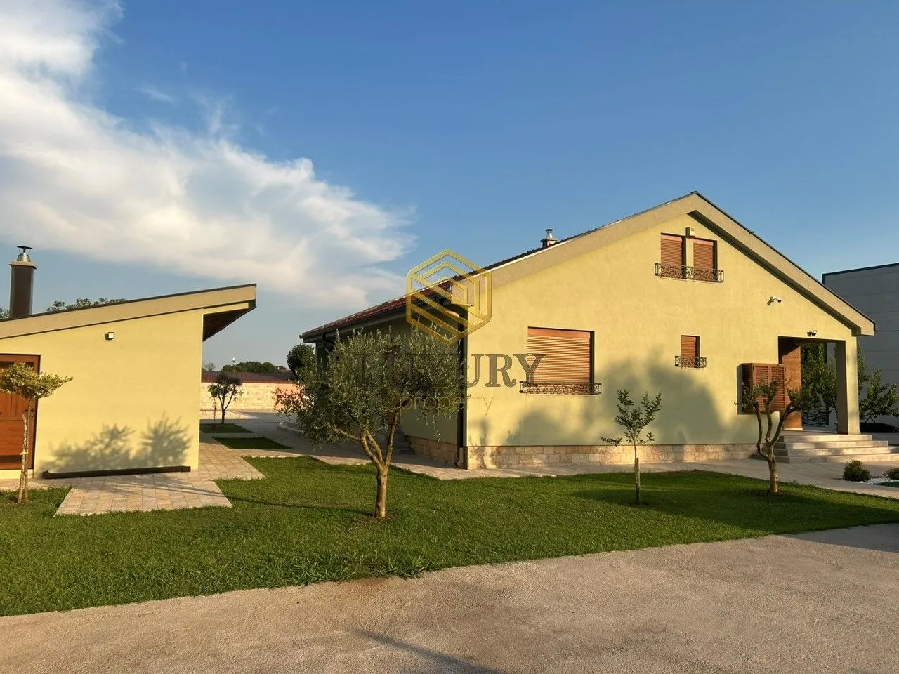 Rent, house, 220m², Ćurilac, Danilovgrad