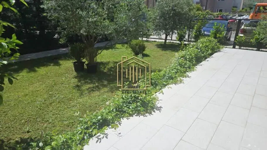 Rent, two bedroom apartment, 100m², Dalmatinska ulica, Podgorica
