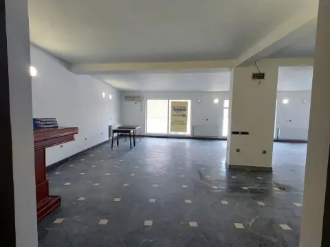 Izdavanje, poslovni prostor, 200m², Centar, Novi Sad - image 10