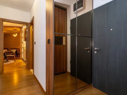 Izdavanje, trosoban stan, Ljubović, Podgorica - image 3