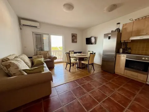 Sale, two bedroom apartment, 82m², Petrovac, Budva - image 3