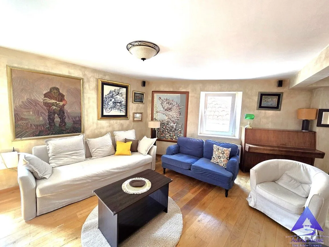 Rent, three bedroom apartment, 124m², Stari Grad, Budva
