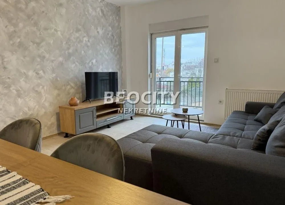 Izdavanje, dvosoban stan, 48m², Centar, Novi Sad