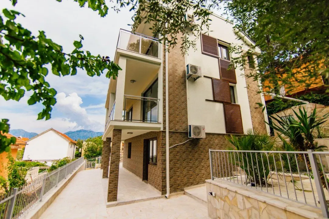 Sale, house, 240m², Krašići, Tivat
