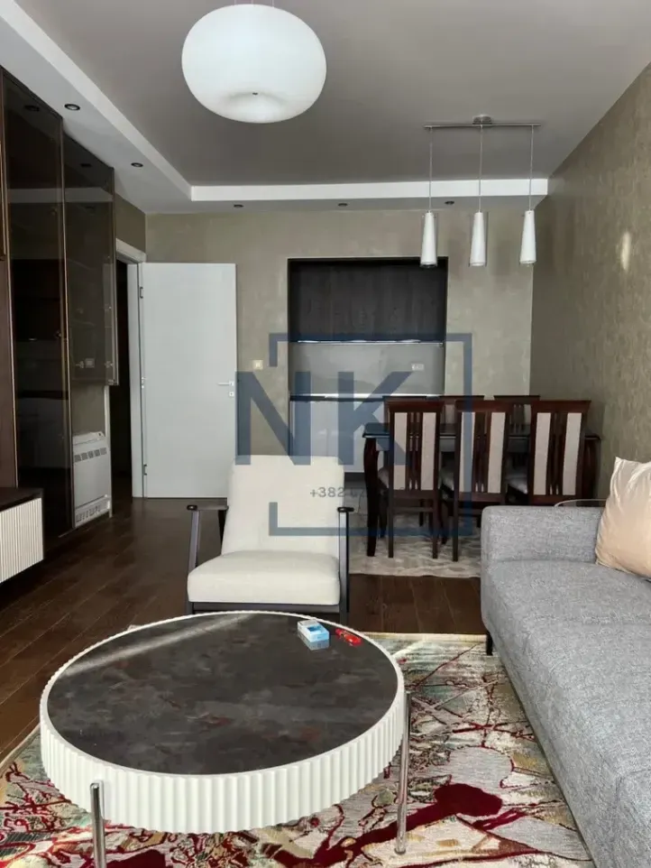 Izdavanje, dvosoban stan, 70m², Central Point, Podgorica