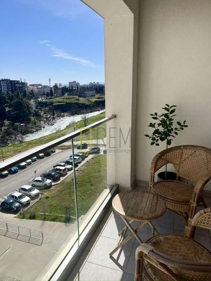 Izdavanje, jednosoban stan, 48m², Vezirov Most, Podgorica