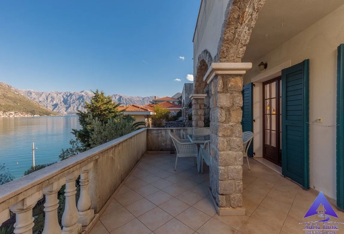 Prodaja, dvosoban stan, 84m², Kostanjica, Kotor