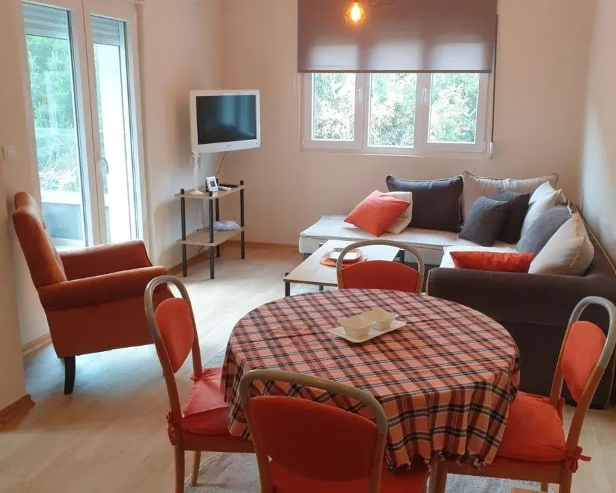 Rent, one bedroom apartment, 42m², Bijeli Do, Budva