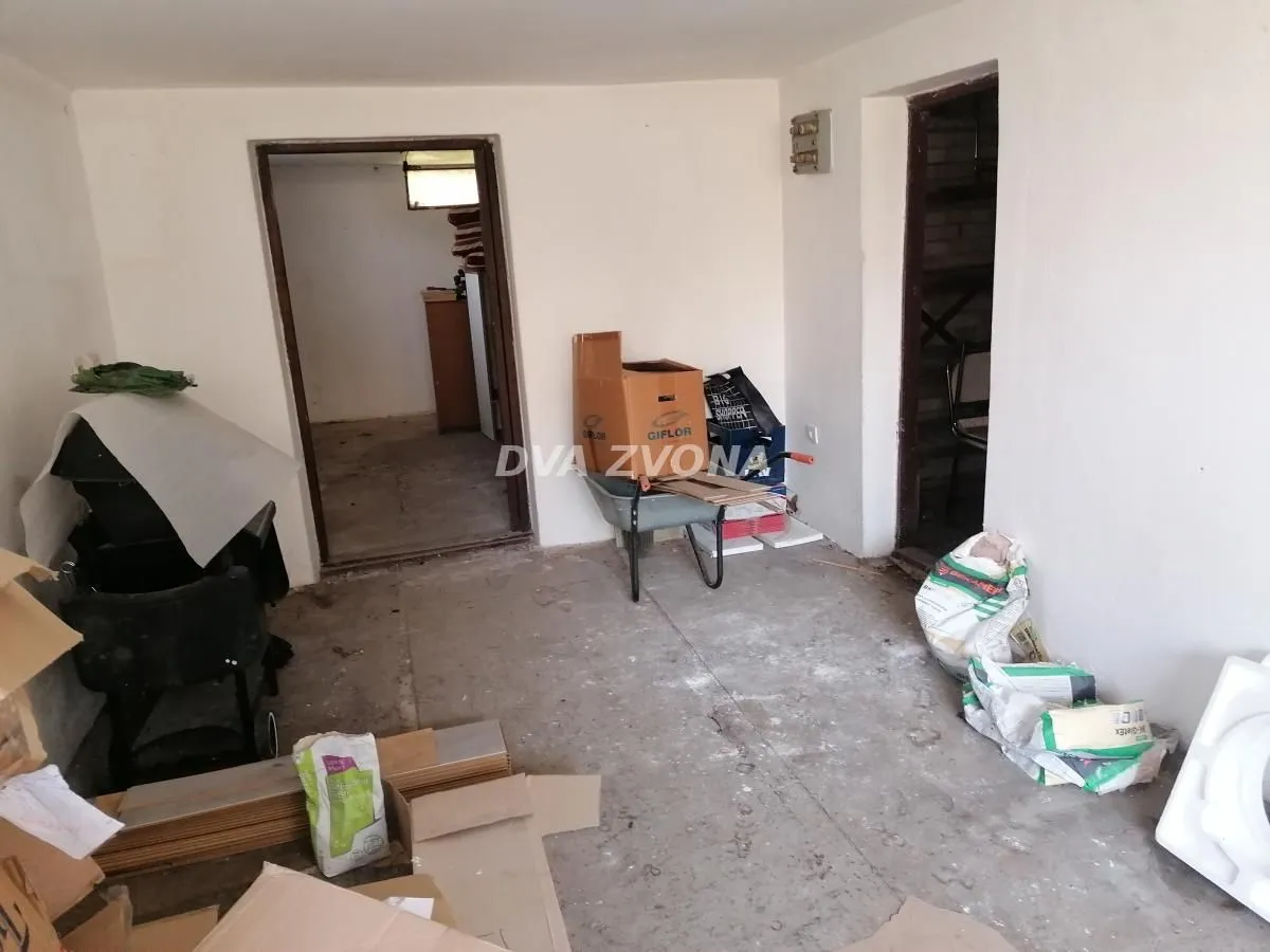 Prodaja, kuća, 350m², Kula, Srbija