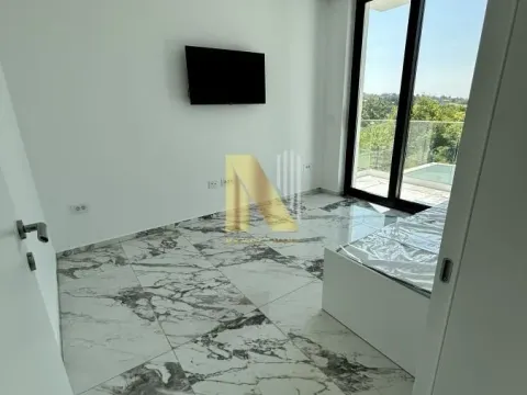 Izdavanje, kuća, 215m², Sremska Kamenica, Petrovaradin - image 20