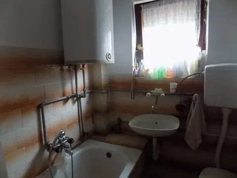 Prodaja, kuća, 200m², Ćuprija, Srbija - image 12