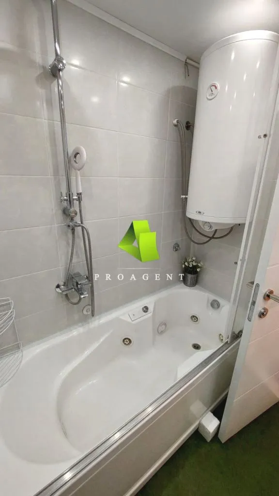 Rent, office space, 52m², Medijana, Niš
