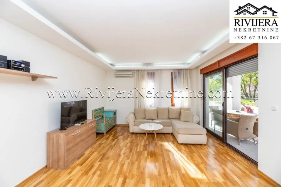 Prodaja, dvosoban stan, 80m², Đenovići, Herceg Novi