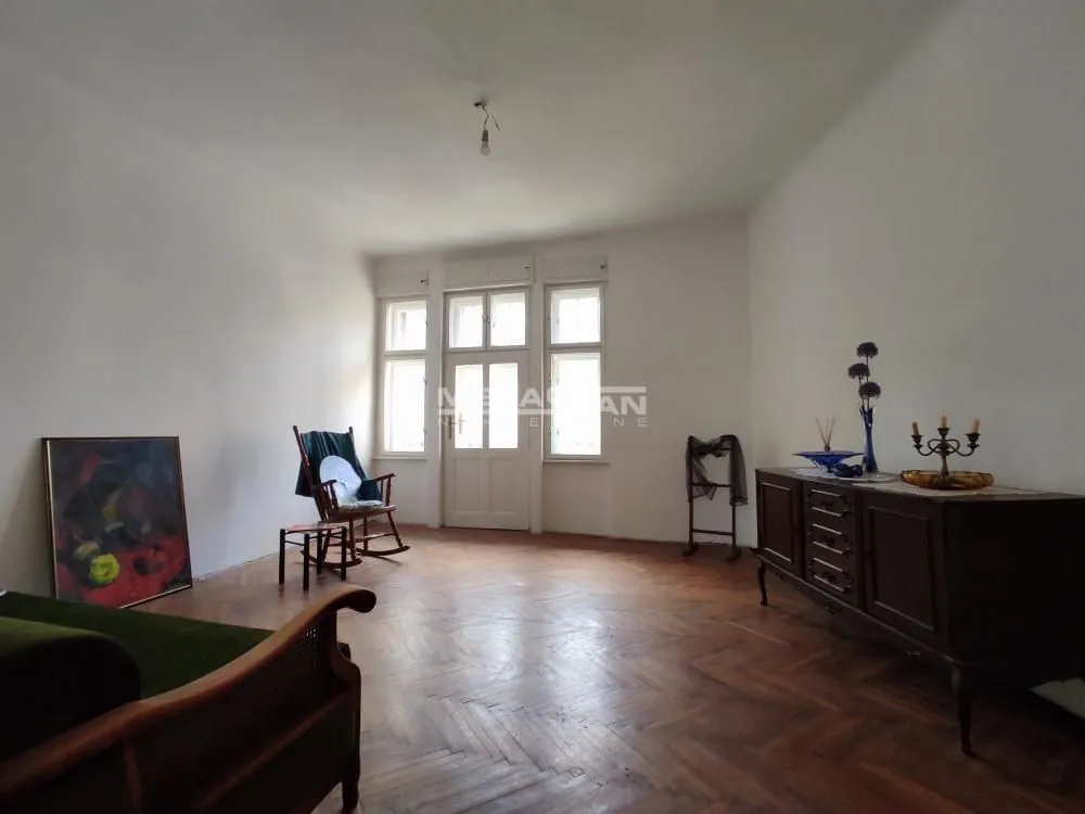 Prodaja, dvosoban stan, 87m², Stari Grad, Beograd