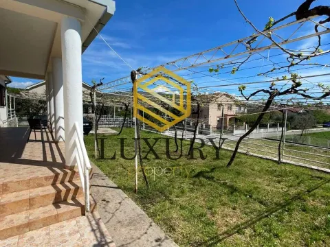 Rent, house, 100m², Tološi, Podgorica - image 2