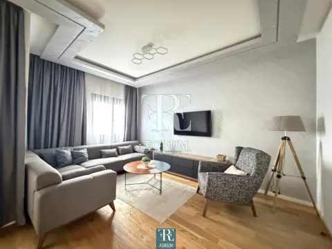 Izdavanje, dvosoban stan, 70m², Centar, Podgorica - image 1