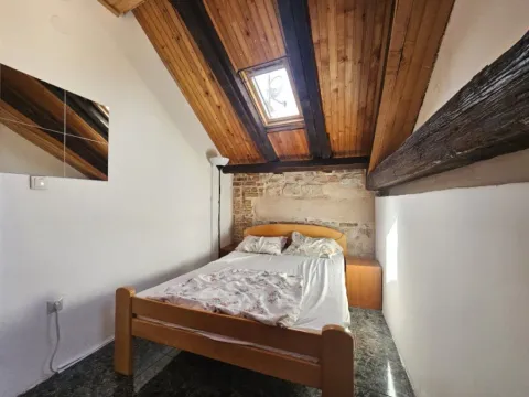 Izdavanje, jednosoban stan, 38m², Stari Grad Kotor, Kotor - image 2