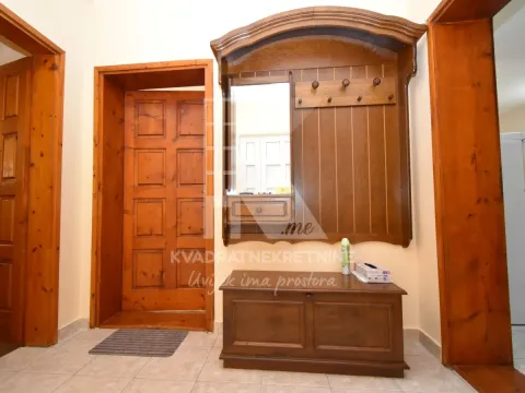 Prodaja, kuća, 160m², Murtovina, Podgorica - image 10