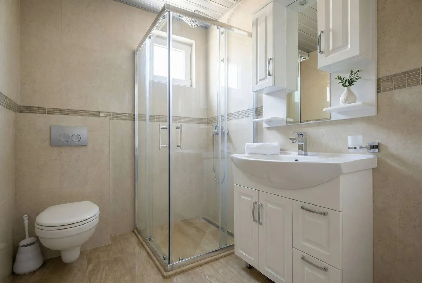 Prodaja, četvorosoban stan, 90m², Tivat, Crna Gora