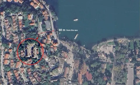 Satelitski snimak lokacije nekretnine sa označenom udaljenošću od mora. - image 2