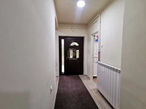 Izdavanje, kuća, 136m², Bioče, Podgorica - image 8