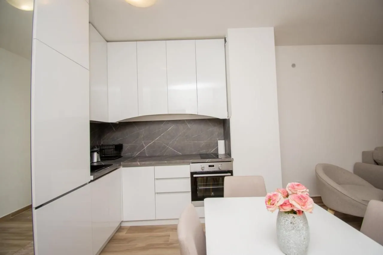 Rent, one bedroom apartment, 46m², Budva, Crna Gora