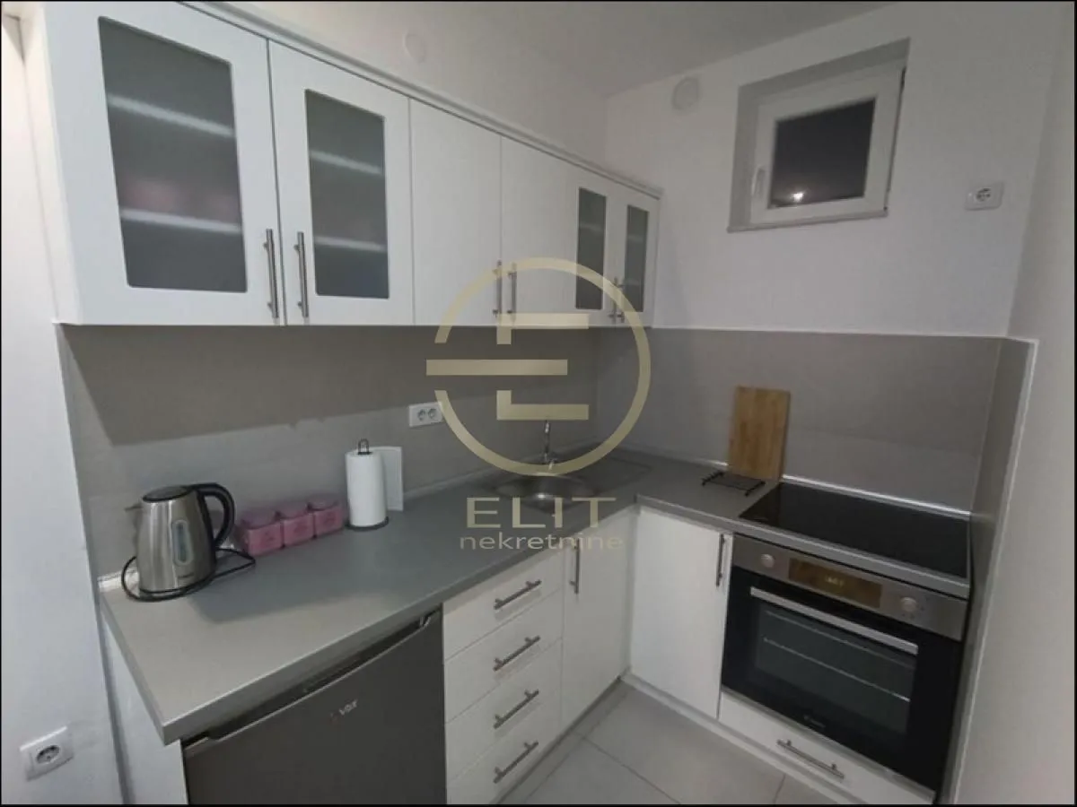 Izdavanje, stan, 42m², Socijalno, Novi Sad Sve Podlokacije