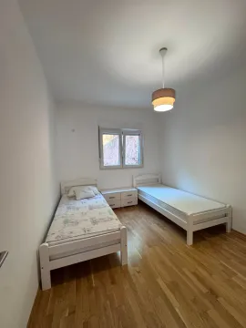 Rent, two bedroom apartment, 69m², Budva, Crna Gora - image 9