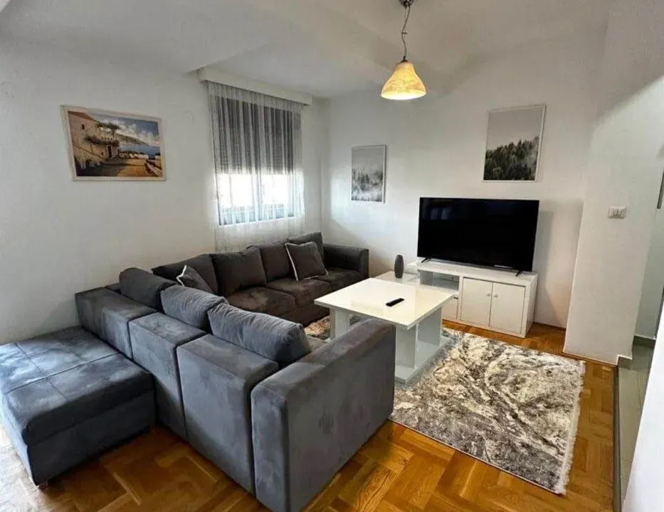 Izdavanje, stan, 60m², Vezirov Most, Podgorica