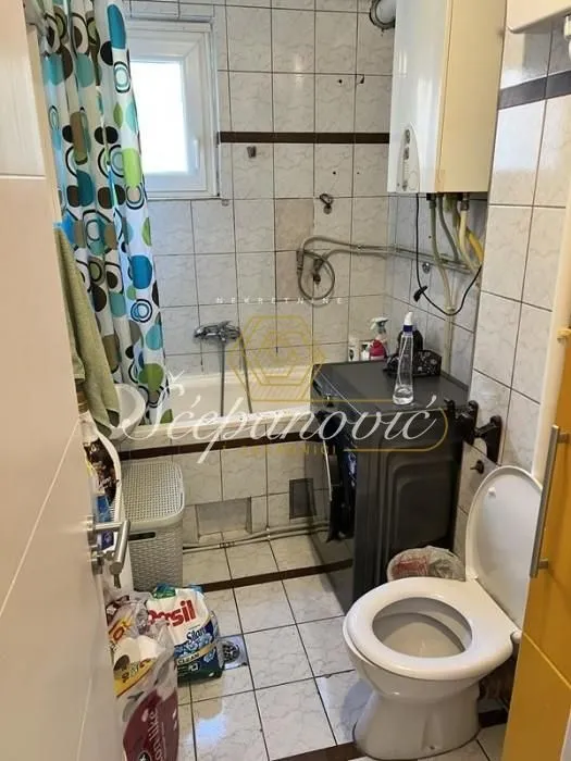 Prodaja, jednosoban stan, 46m², Grbavica, Novi Sad Sve Podlokacije
