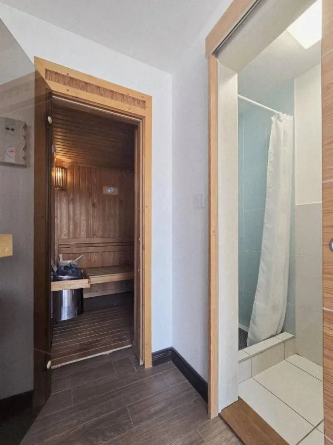 Prodaja, kuća, 318m², Petrovaradin, Novi Sad