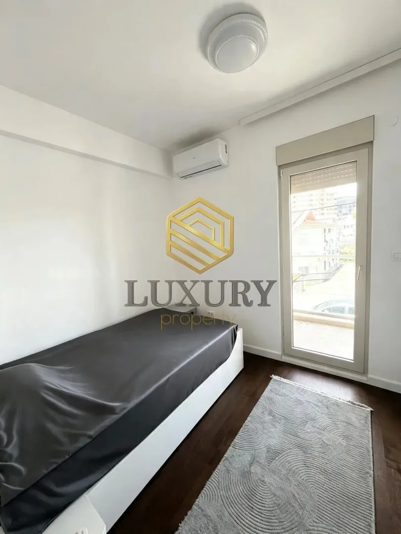 Prodaja, dvosoban stan, 56m², Central Point, Podgorica