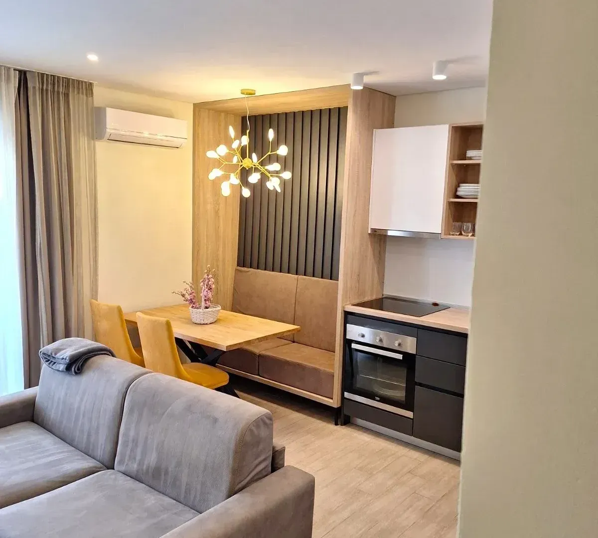 Izdavanje, stan, 55m², Tivat, Crna Gora