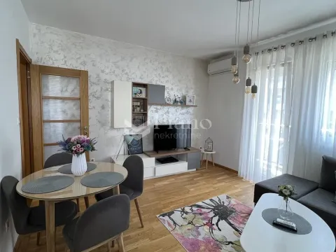 Rent, one bedroom apartment, 40m², Blok 9, Podgorica - image 4