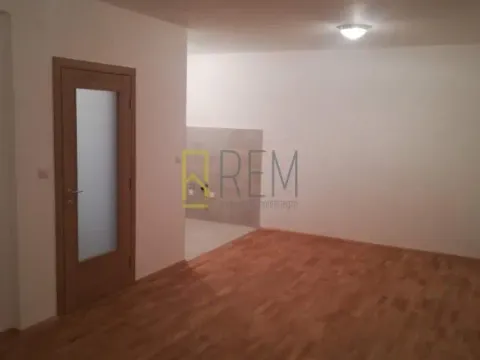 Rent, two bedroom apartment, 70m², Stari Aerodrom, Podgorica - image 2