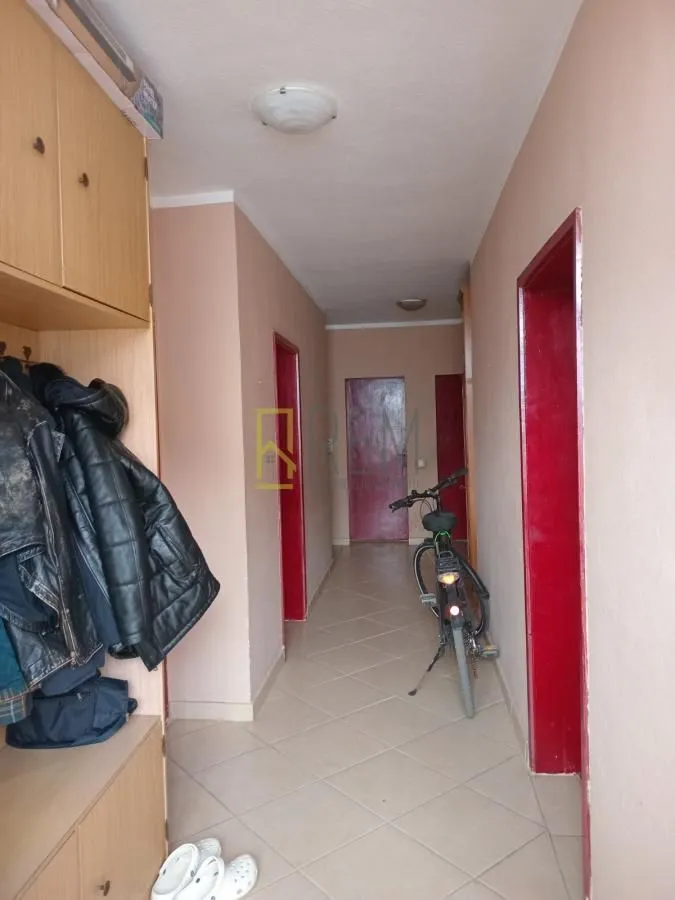 Prodaja, trosoban stan, 90m², Zagorič, Podgorica